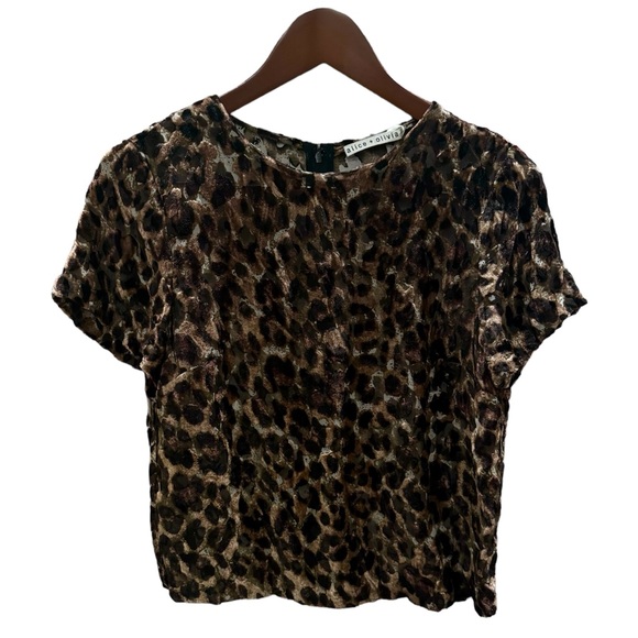 Alice + Olivia Tops - Alice + Olivia Leopard Top 🐾♥️